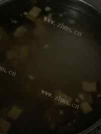 美味的南瓜玉米粥做法图解3)