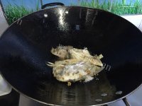 可口的红烧鲳鱼做法图解7)