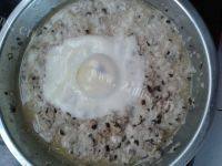美味的肉饼蒸蛋