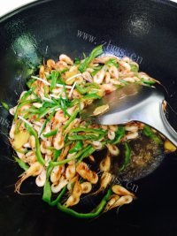美味的青椒炒河虾