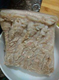 家常菜梅菜扣肉做法图解3)