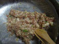 美味的肉丸菠菜汤做法图解1)