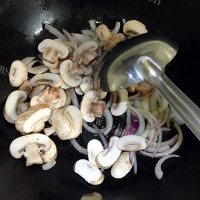 美味法式奶油蘑菇汤的做法图解五