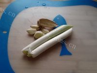 好吃的电饼铛烤鲫鱼做法图解3)
