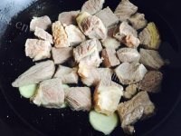 美味的咖喱牛腩做法图解4)