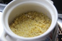 凉爽的绿豆沙麦片冰棒做法图解2)