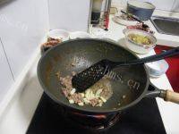 诱人的肉沫茄子做法图解7)