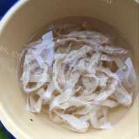 家常菜芹菜炒豆皮做法图解1)