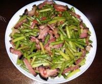 「家庭版」蒜苗炒腊肉