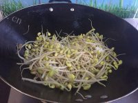 喷香的清炒豆芽做法图解4)