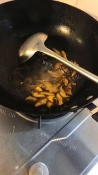 美味的香菇扒油菜做法图解11)