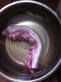家常菜梅菜烧肉做法图解1)