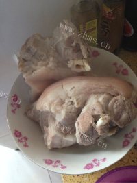 凉拌肘子做法图解3)