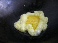 火腿肠蛋炒饭做法图解4)