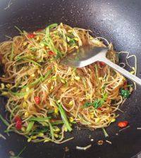 家常菜黄豆芽炒粉丝