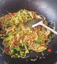 家常菜黄豆芽炒粉丝