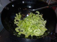 家常苦瓜炒肉片做法图解12)