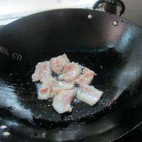 简易版春笋炒肉做法图解3)