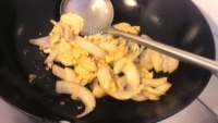 妈妈做洋葱炒鸡蛋做法图解11)