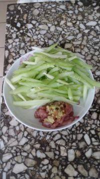 家常菜肉丝芹菜做法图解4)