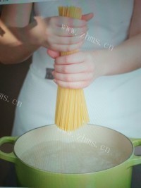 香气浓郁的龙虾意面做法图解2)