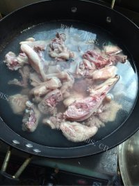 家常啤酒鸭炖冬瓜做法图解1)