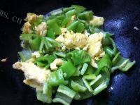 #美食记#尖椒炒鸡蛋做法图解6)