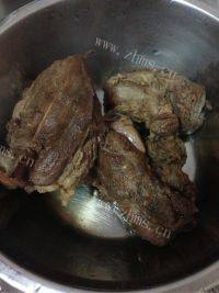 家庭版酱牛肉做法图解3)