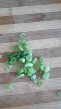 美味土豆炖扁豆角做法图解3)