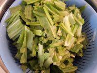 香糯的蒜香油麦菜做法图解1)