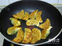 好吃的春韭蛋皮煎饺#多效护做法图解10)