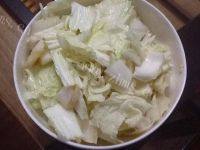 家常菜西红柿炒白菜做法图解1)