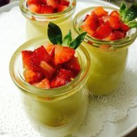 自制草莓酸奶