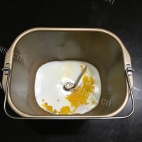 自制香肠面包做法图解2)