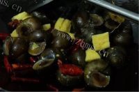美味香辣酸爽螺蛳煲做法图解10)
