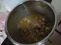 好吃的咖喱牛肉烧土豆做法图解3)