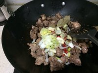 美味青椒杏鲍菇焖鸭做法图解3)