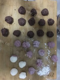 喷香的红豆冰皮月饼做法图解4)