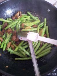 #美食派#豆角炒肉做法图解7)