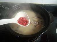 好喝的香菇山药炖黑鱼汤做法图解10)