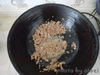 诱人的番茄肉酱意面做法图解6)