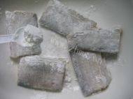 口感不错的盐酥带鱼做法图解3)