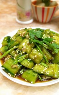 简单的凉拌青瓜做法图解5)