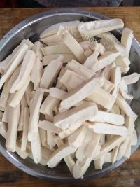 美味的香干炒肉做法图解2)