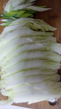 美味的白菜疙瘩汤做法图解1)