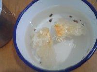 美味的银耳莲子雪梨羹做法图解1)