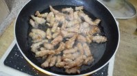回味无穷的糖醋里脊做法图解5)