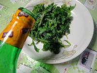 香飘的凉拌芹菜叶做法图解7)