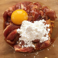 美味的小酥肉蒸碗做法图解5)