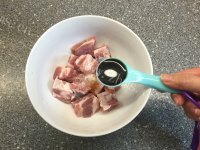 家常菜粉蒸排骨做法图解2)